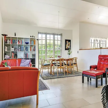 Vaeggerlose With Fireplace 04