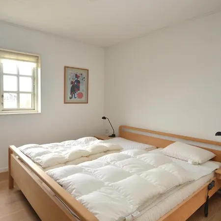 Vaeggerlose With Fireplace 04 Dom wakacyjny Bøtø By