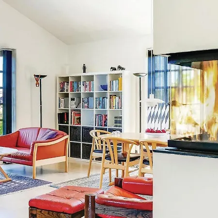 Vaeggerlose With Fireplace 04 Dom wakacyjny Bøtø By