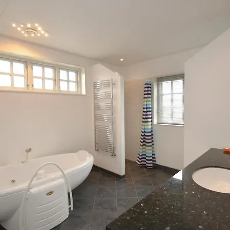 Dom wakacyjny Vaeggerlose With Fireplace 04