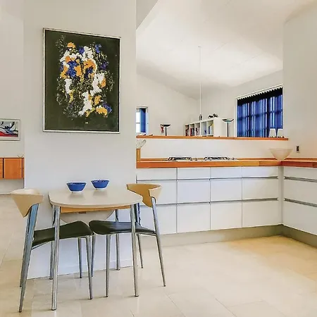 Vaeggerlose With Fireplace 04 Dom wakacyjny Bøtø By