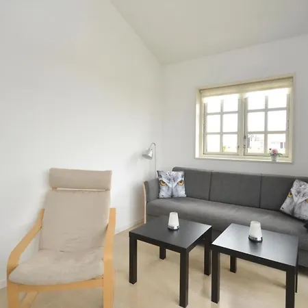 Vaeggerlose With Fireplace 04 * Bøtø By